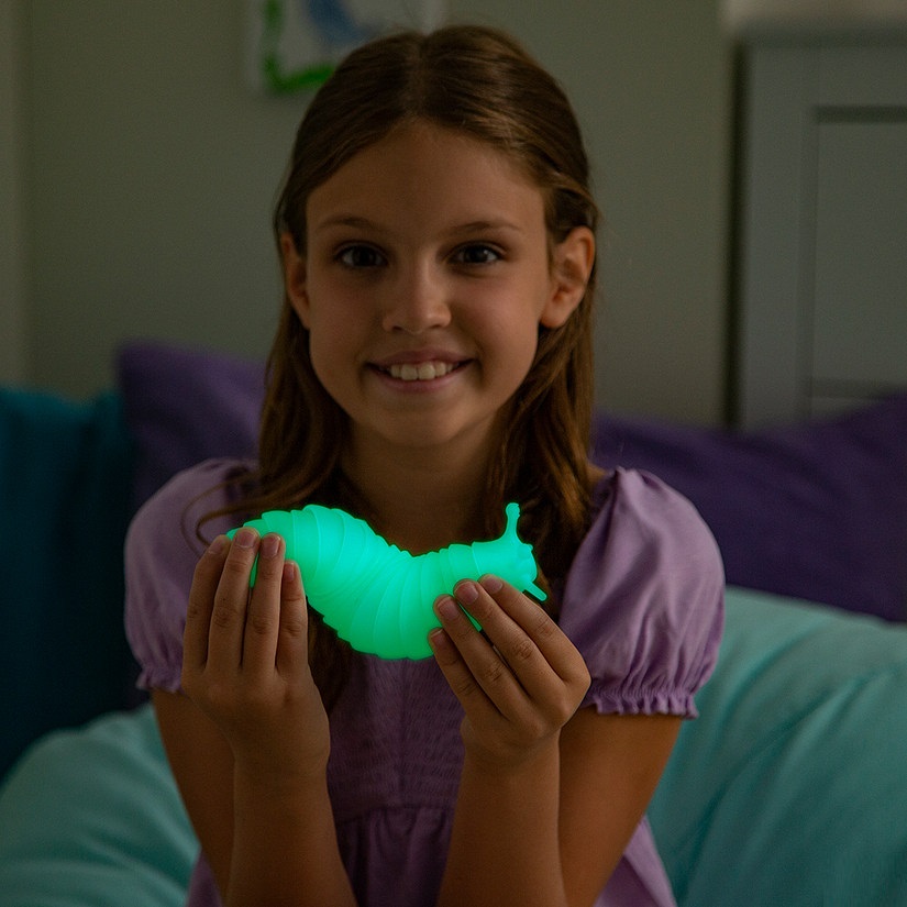 glow-in-the-dark-fidget-slug_14113635-a02