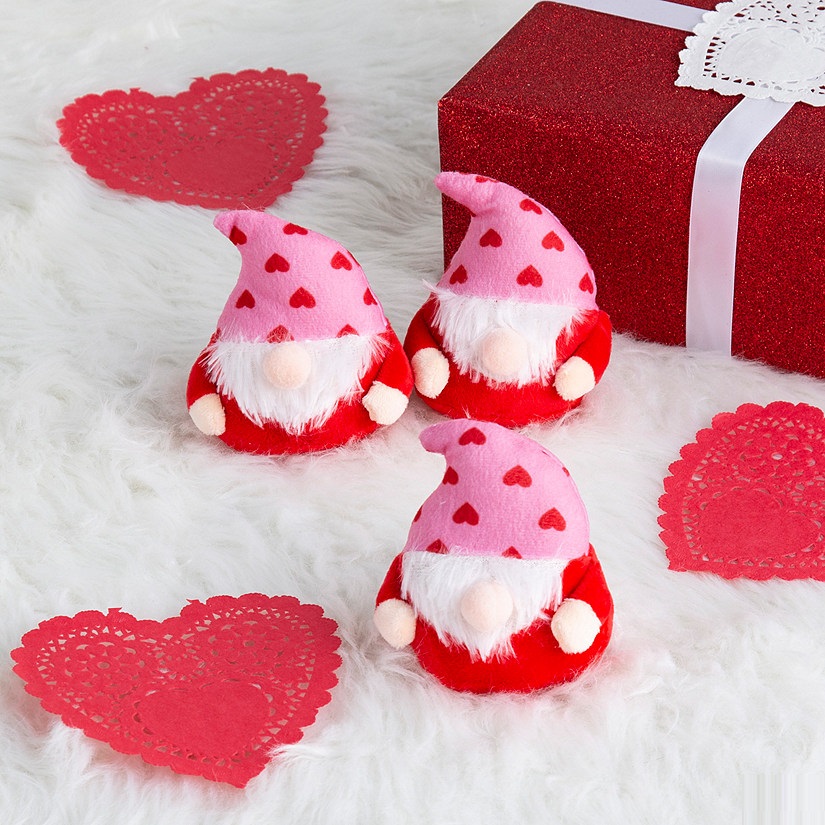 valentine-s-day-red-stuffed-gnomes-12-pc-_14095437-a01