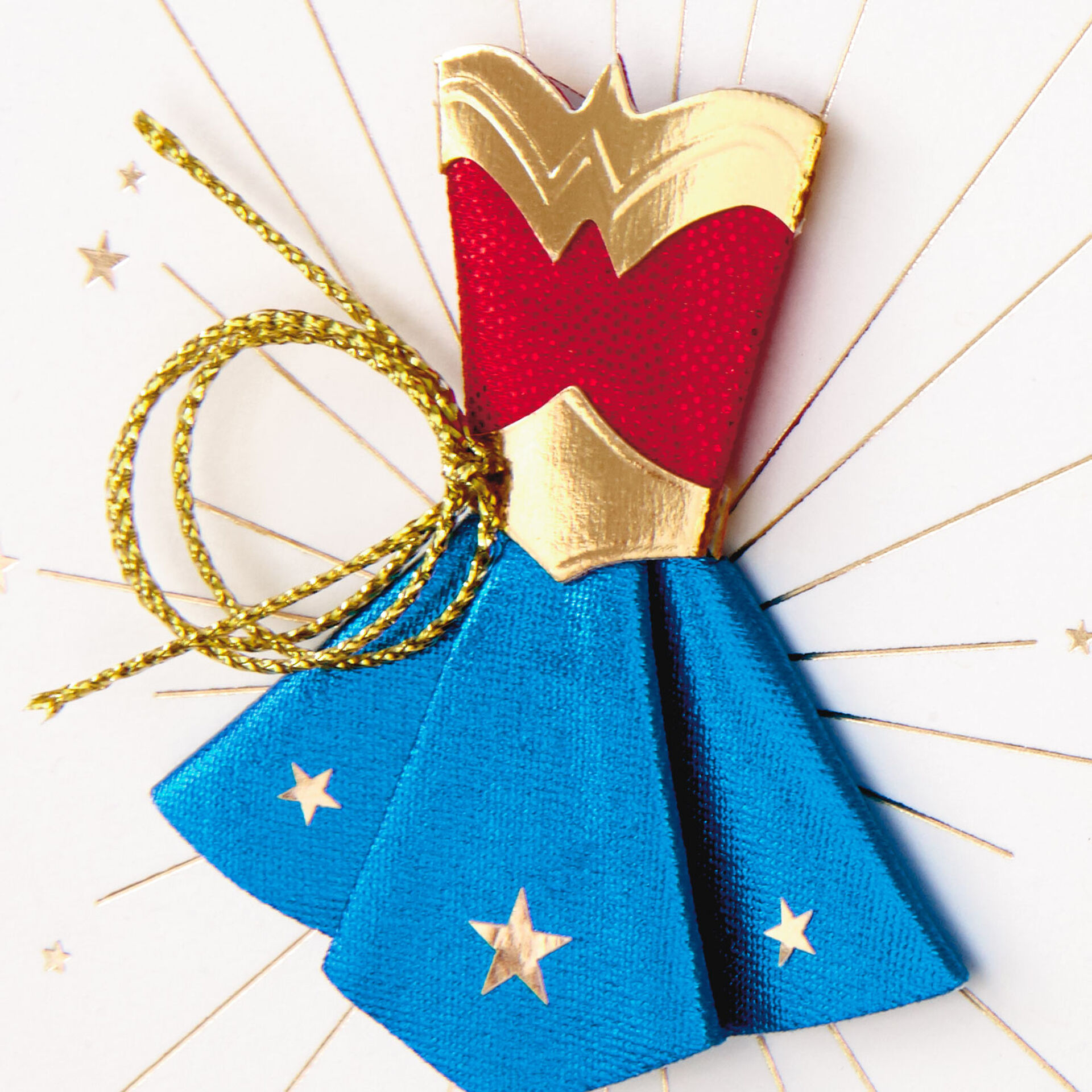 DC-Comics-Wonder-Woman-Outfit-Birthday-Card-for-Her_799LAD9462_04
