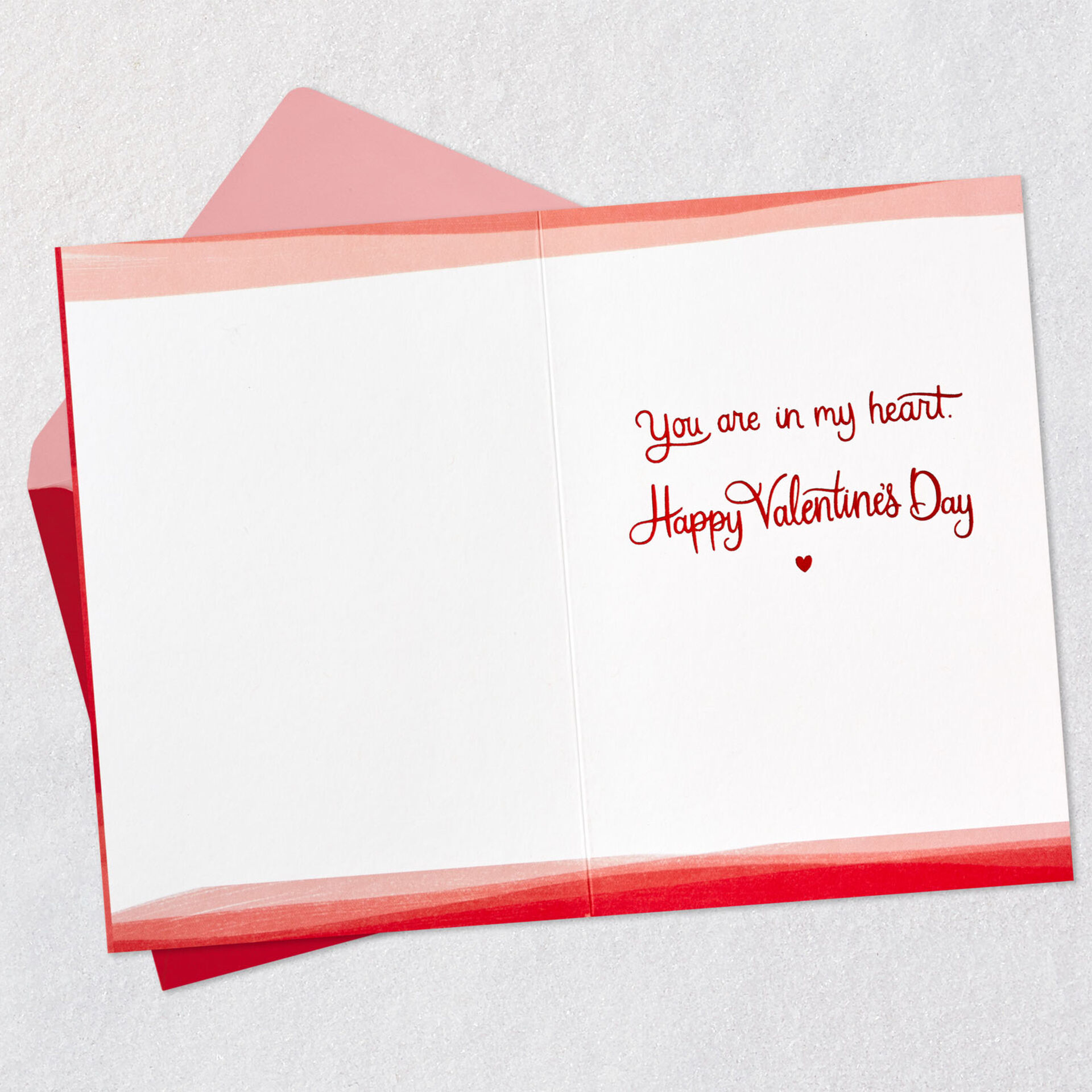 Lettering-and-Hearts-on-Red-Ombr-Valentines-Day-Card_459VEE1827_03
