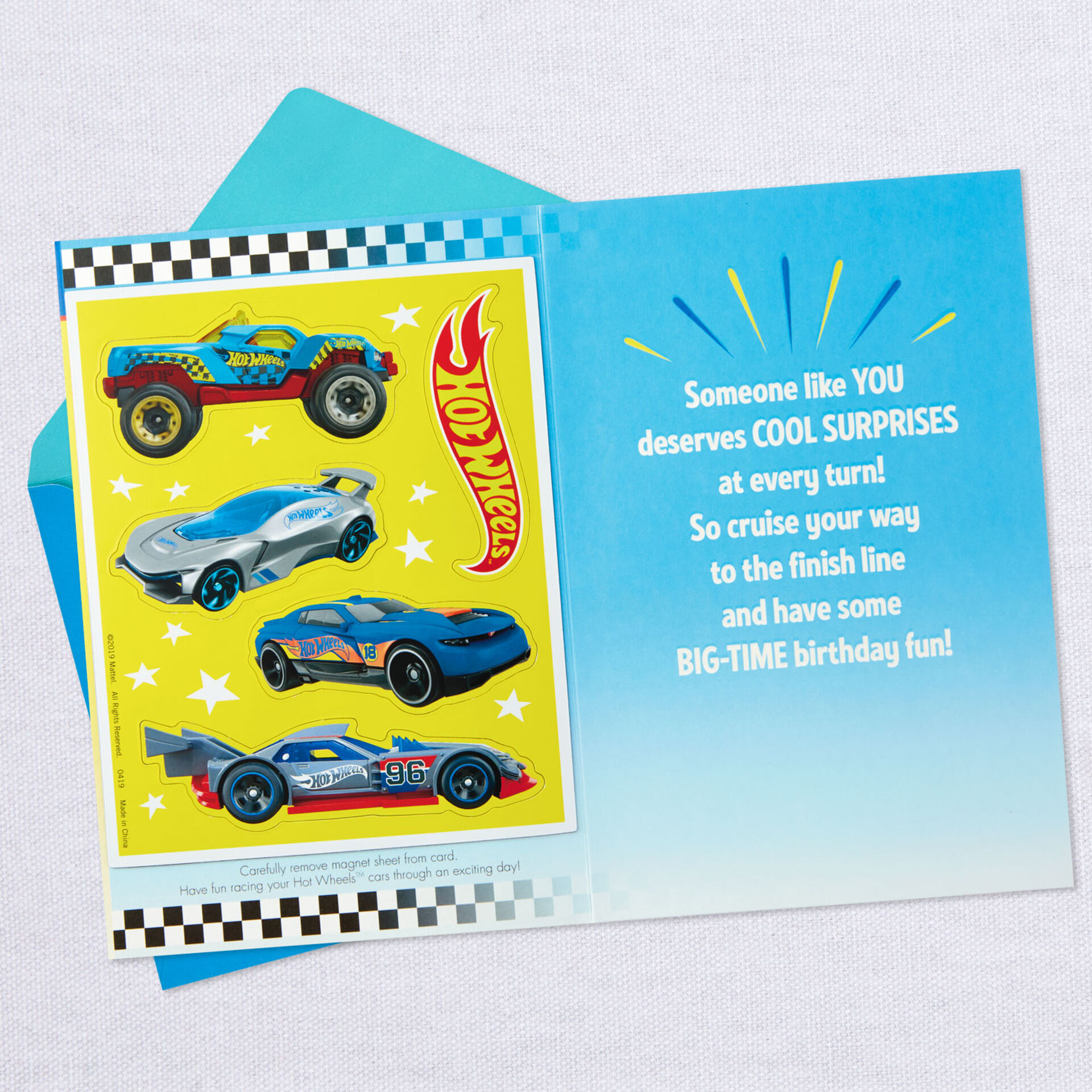 Mattel-Hot-Wheels-5th-Birthday-Card-With-Magnets_659HKB5755_03