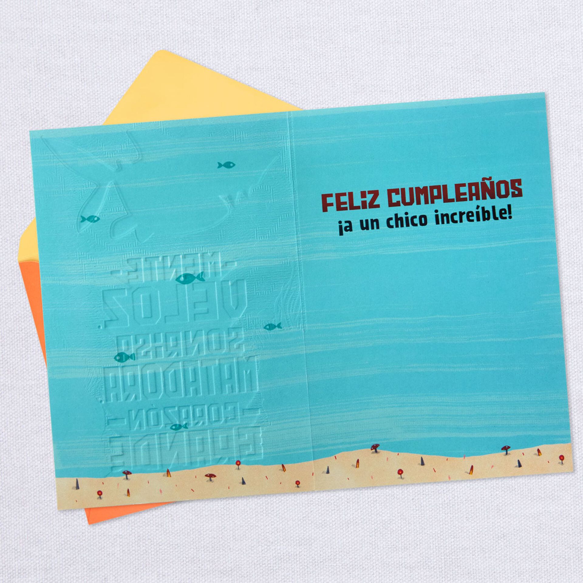 Smiling-Shark-SpanishLanguage-Birthday-Card-for-Him_359BIH1703_03