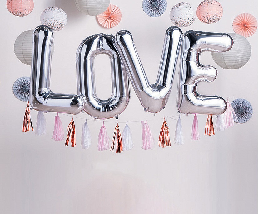 blush-and-rose-gold-tassel-garland_13786286-a02