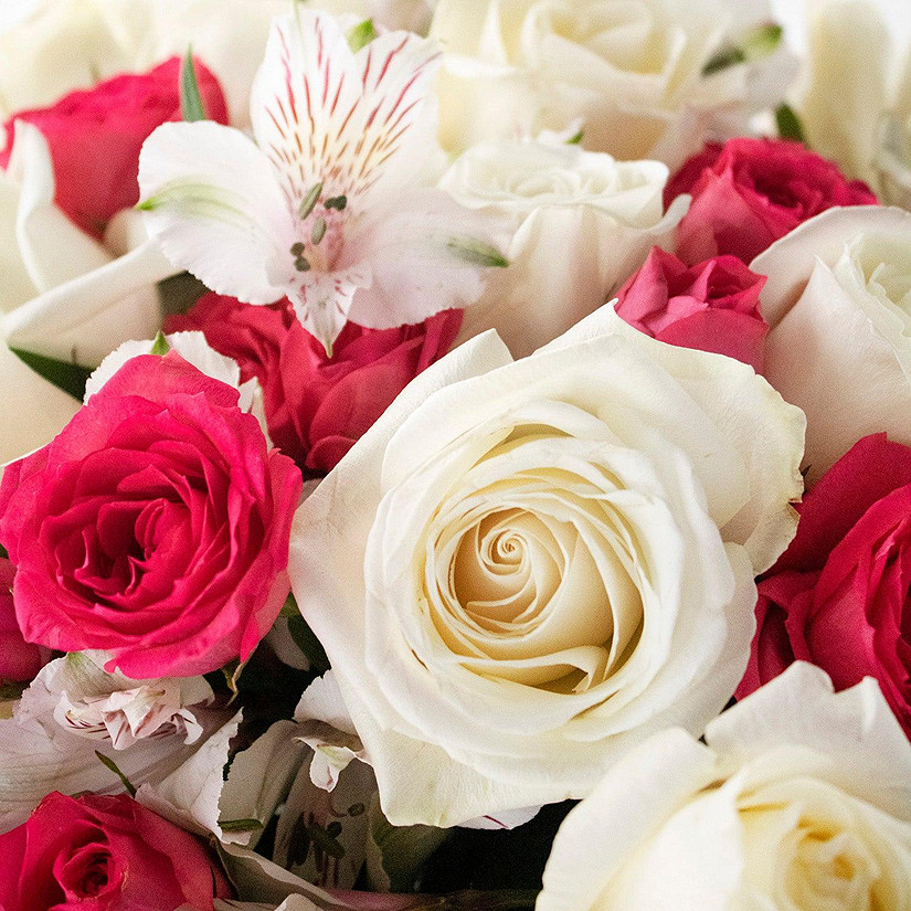 fresh-valentines-flowers-heart-eyes-bouquet_14333929-a02$NOWA$
