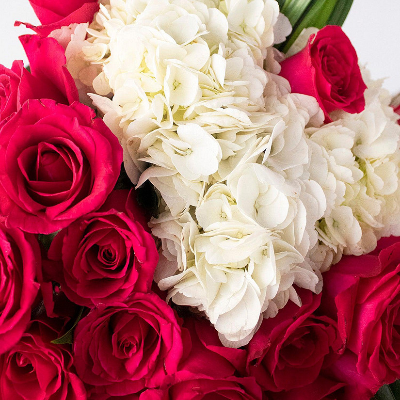 fresh-valentines-flowers-heart-shaped-bouquet_14333927-a02$NOWA$