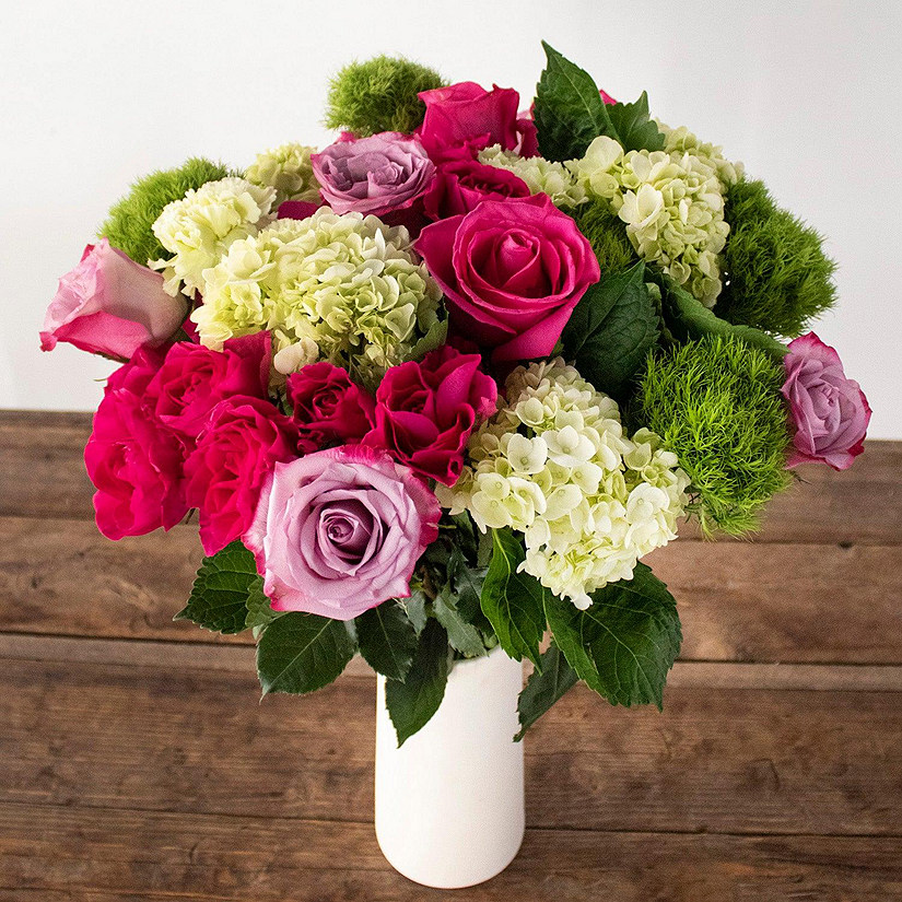 fresh-valentines-flowers-lucky-in-love-bouquet_14333930-a01$NOWA$