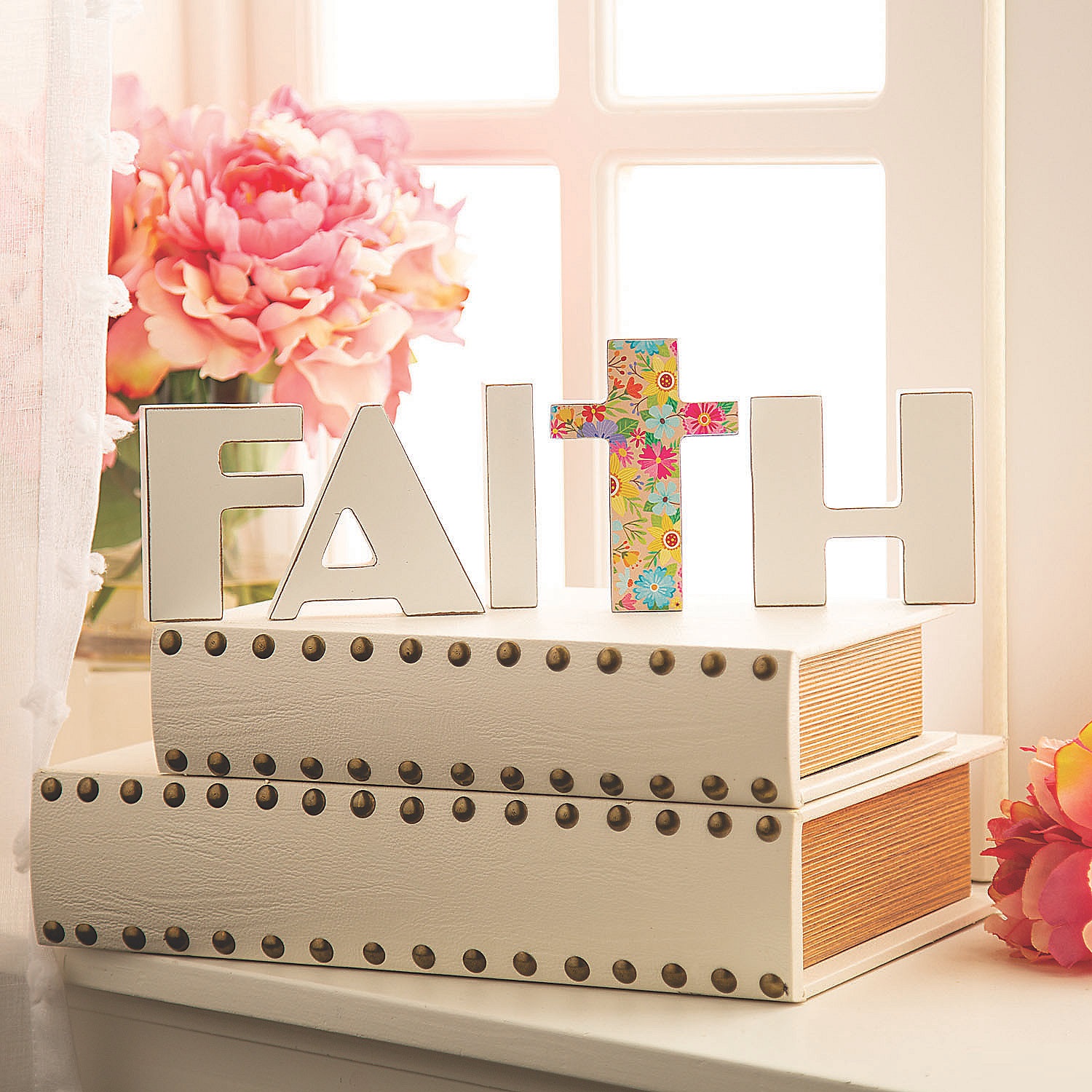 interchangeable-faith-tabletop-decoration-set_13845449-a02